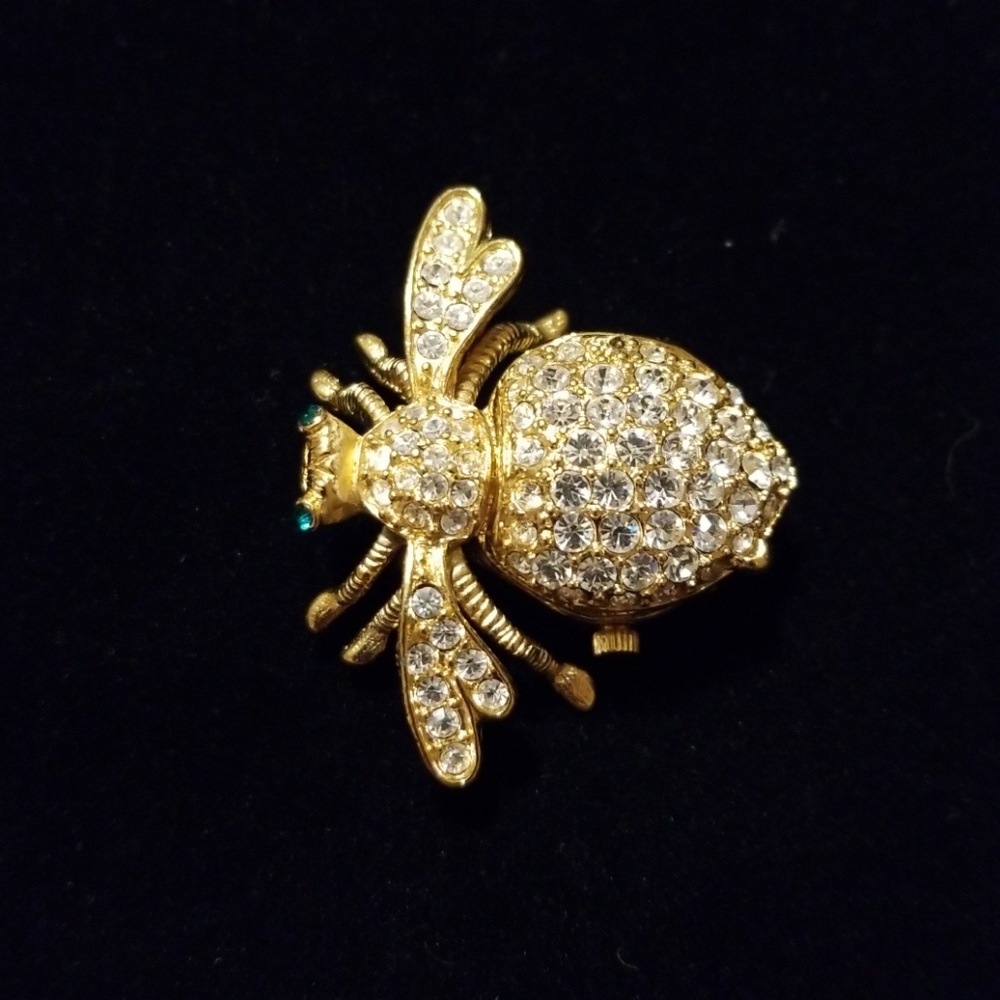 Joan Rivers brooch